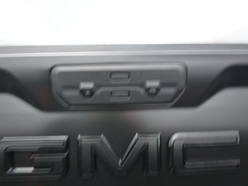 Used 2026 GMC Sierra 1500 SLT AWD/4WD image 25