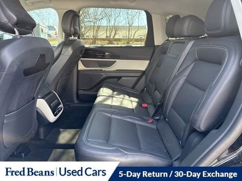 Used 2024 Lincoln Nautilus Premier image 13