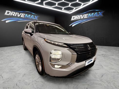 Used 2022 Mitsubishi Outlander ES AWD/4WD image 8