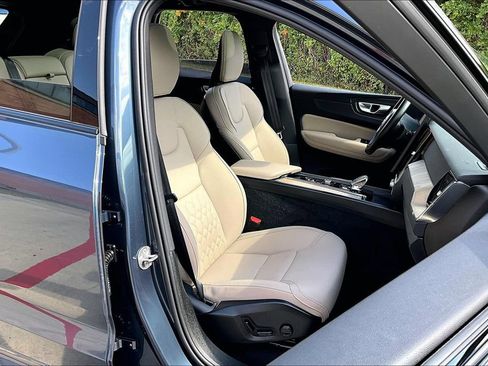 Used 2026 Volvo XC60 B5 Plus AWD/4WD image 10