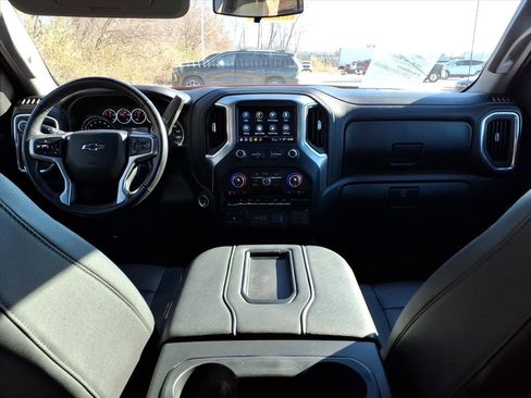 Used 2021 Chevrolet Silverado 1500 LT Trail Boss w/ Convenience Package II image 8