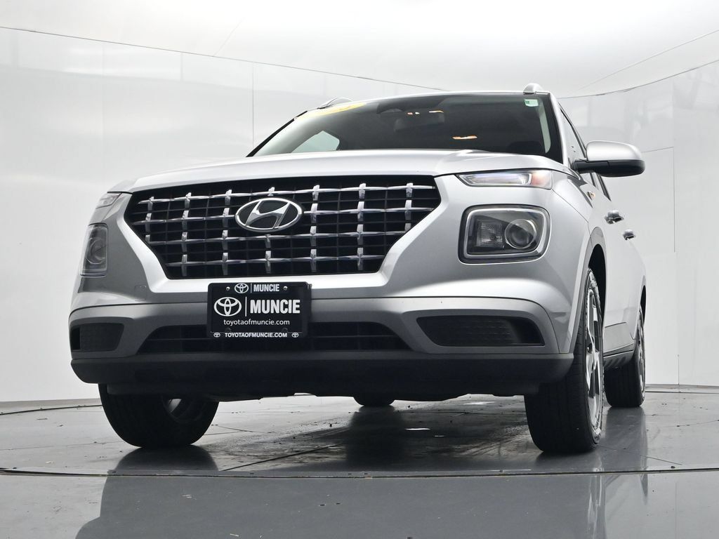 Used 2025 Hyundai Venue SEL FWD image 28