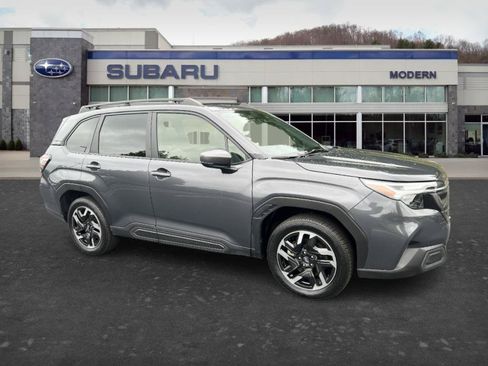 Used 2025 Subaru Forester Limited AWD/4WD image 3