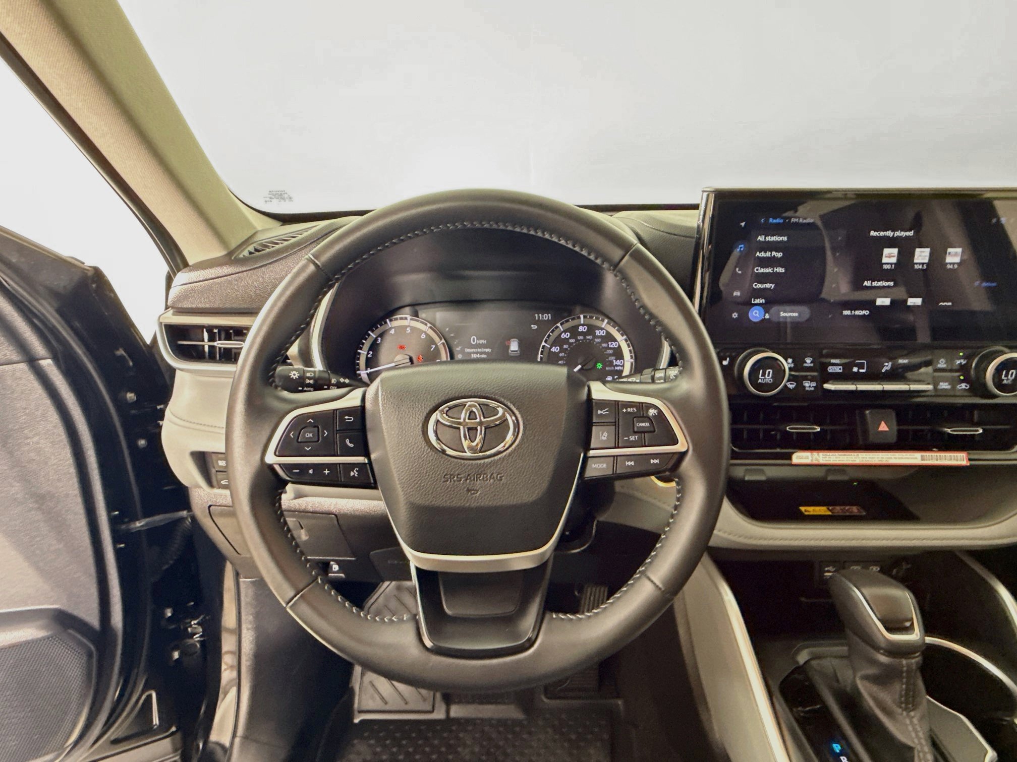 Certified 2026 Toyota Highlander XLE AWD/4WD image 13