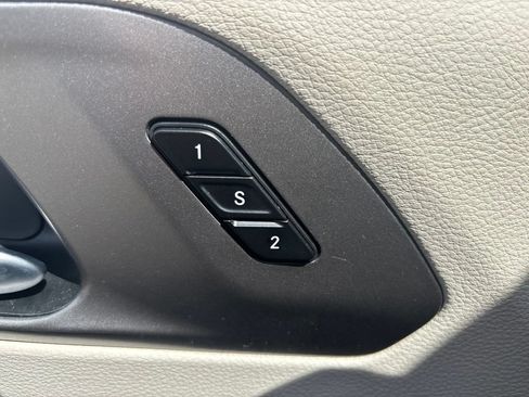 Used 2024 Chrysler Pacifica Touring-L FWD image 20