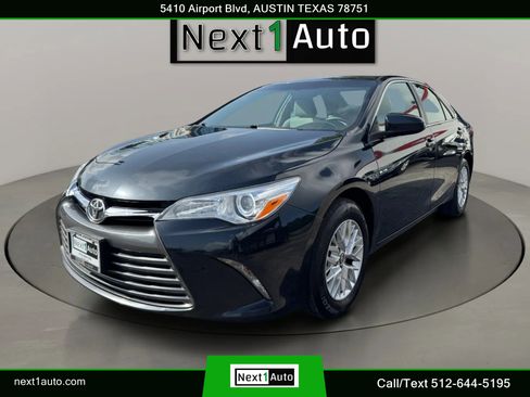 Used 2017 Toyota Camry LE FWD image 10