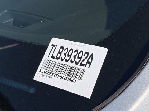 Used 2024 Buick Encore GX Preferred w/ Comfort Package FWD image 38