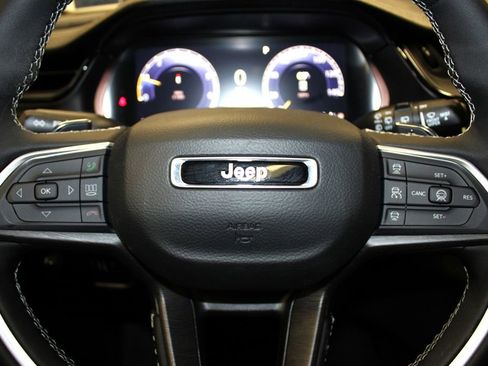 New 2026 Jeep Grand Cherokee Altitude image 10