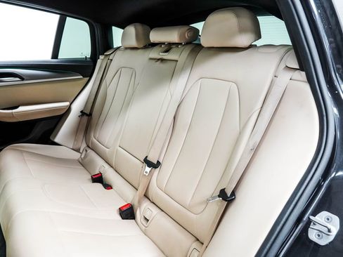 Used 2021 BMW X4 M40i image 16