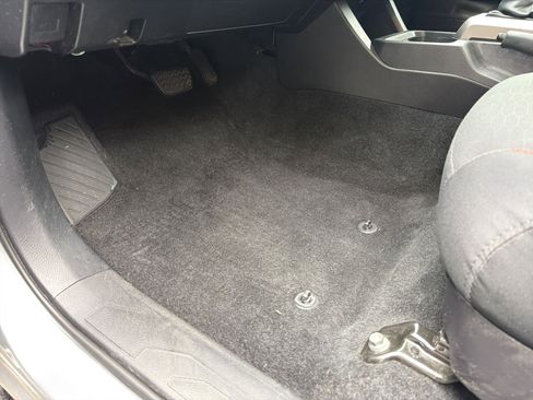 Used 2019 Toyota Tacoma SR5 image 17