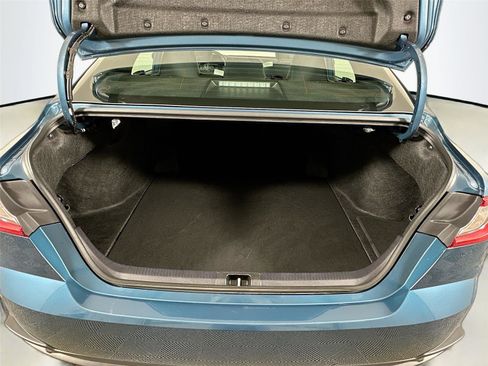 Used 2025 Toyota Camry SE image 24