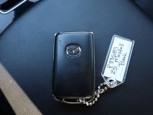 Used 2025 MAZDA MAZDA3 s image 32