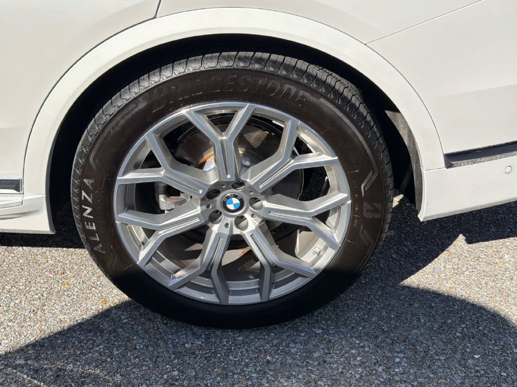Used 2024 BMW X7 xDrive40i AWD/4WD image 4