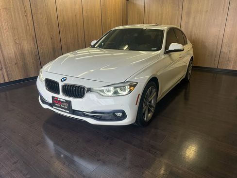 Used 2017 BMW 330i xDrive Sedan AWD/4WD image 3