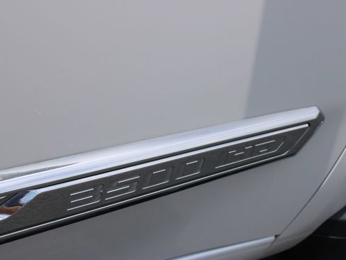 Used 2024 Chevrolet Silverado 3500 High Country w/ High Country Premium Package AWD/4WD image 28