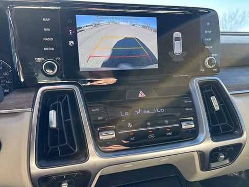 Used 2023 Kia Sorento S w/ Panoramic Sunroof Package image 18