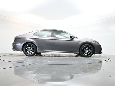 Used 2024 Toyota Camry SE image 36