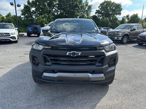 Used 2026 Chevrolet Colorado Trail Boss AWD/4WD image 2