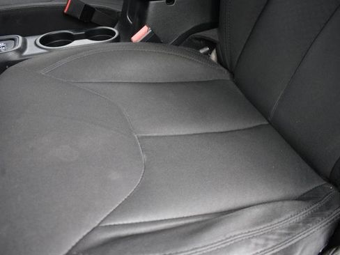 Used 2018 Jeep Wrangler Unlimited Sport S image 11