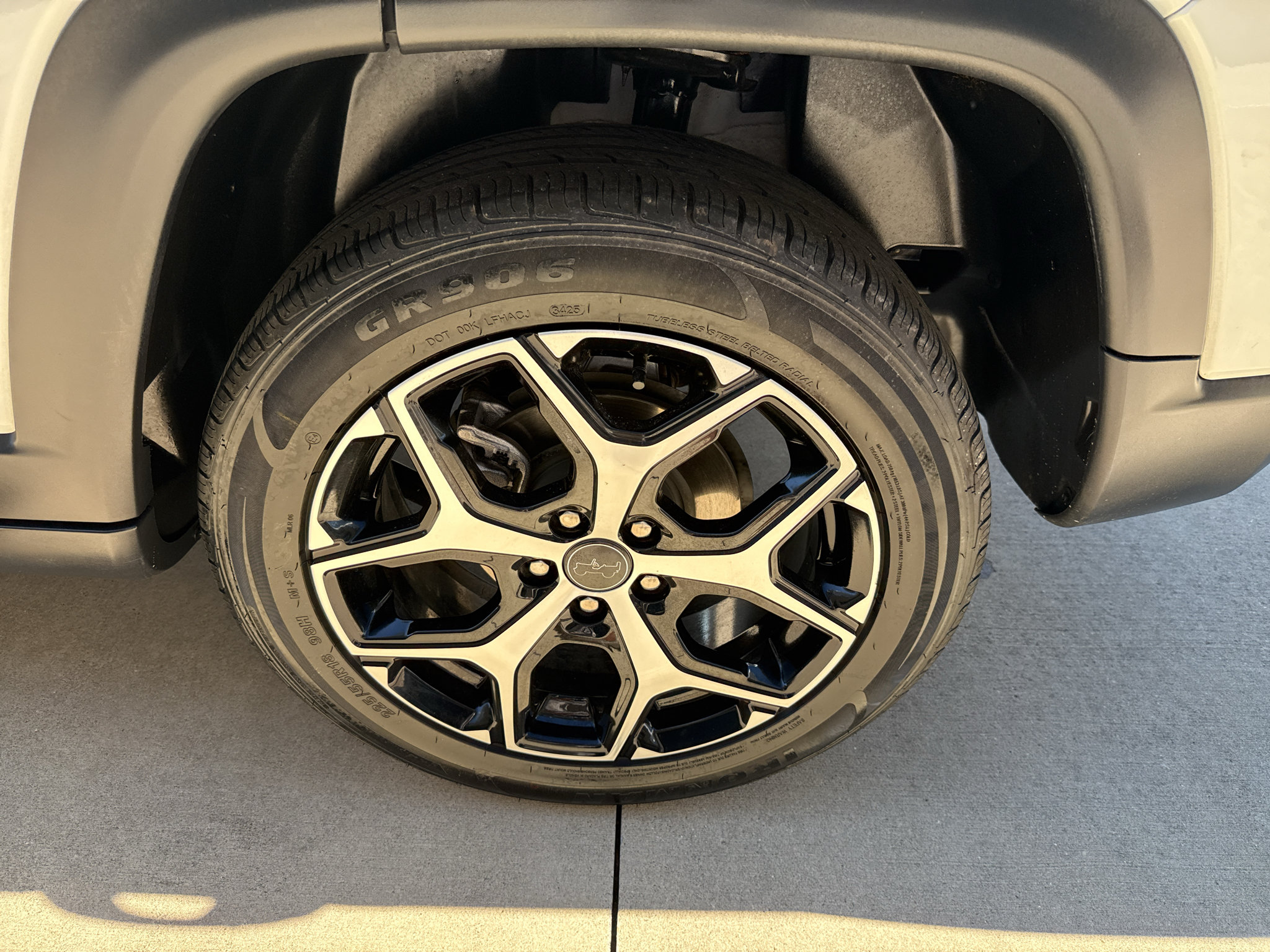 Used 2025 Jeep Compass Limited AWD/4WD image 14