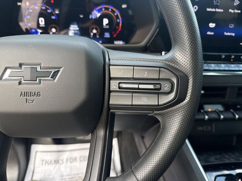 Used 2025 Chevrolet Colorado Trail Boss AWD/4WD image 17