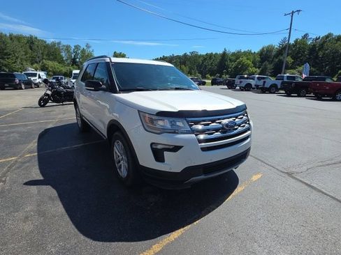 Used 2018 Ford Explorer XLT AWD/4WD image 8