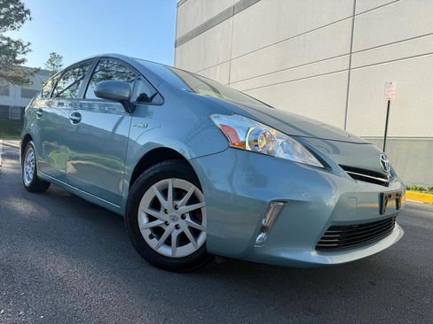 Used 2014 Toyota Prius V Three FWD image 6