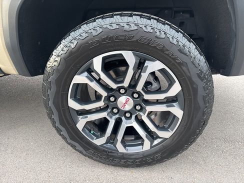 Used 2023 GMC Canyon AT4 w/ AT4 Premium Package image 30