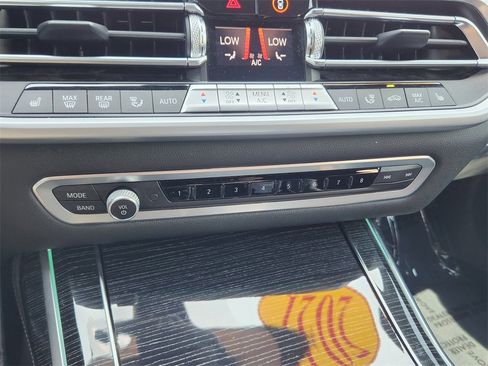 Used 2021 BMW X7 xDrive40i w/ M Sport Package image 18