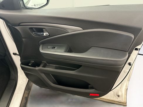 Used 2022 Honda Pilot Sport image 33
