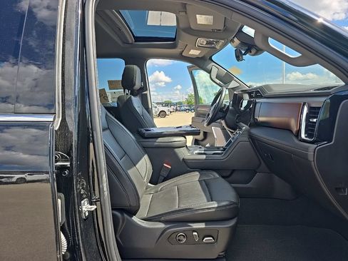 Used 2025 GMC Sierra 3500 Denali w/ Denali Reserve Package AWD/4WD image 18