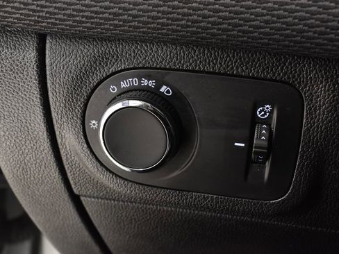 Used 2017 Chevrolet Cruze LS image 15