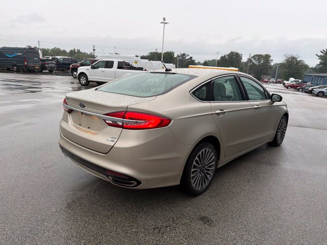 Used 2018 Ford Fusion SE w/ Fusion SE Technology Package AWD/4WD image 2