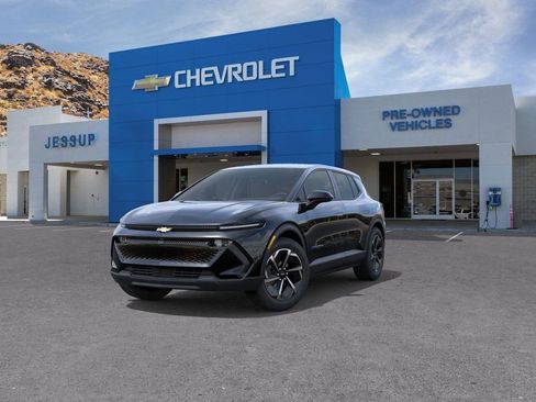 New 2026 Chevrolet Equinox EV LT image 8