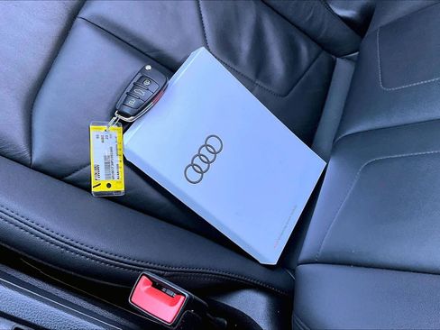 Used 2023 Audi Q3 2.0T Premium w/ Convenience Package image 14