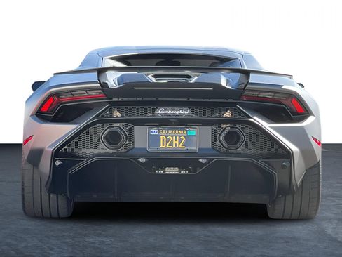 Used 2024 Lamborghini Huracan Tecnica RWD image 4