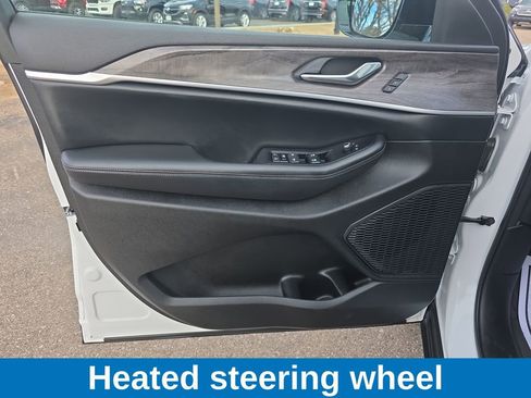 Used 2024 Jeep Grand Cherokee Limited image 11