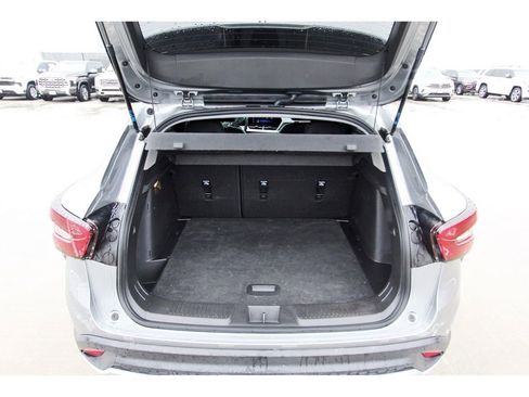 Used 2025 Chevrolet Trax LT w/ Driver Confidence Package image 27