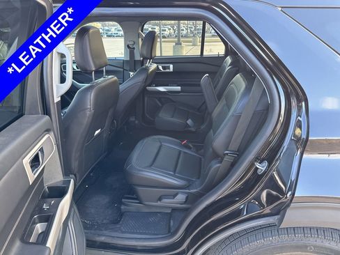 Used 2024 Ford Explorer XLT w/ Equipment Group 202A image 6