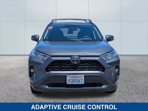 Used 2020 Toyota RAV4 XLE w/ Convenience Package FWD image 8