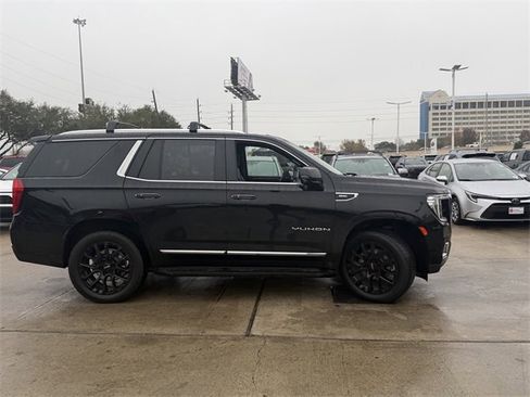 Used 2023 GMC Yukon SLT w/ SLT Premium Package image 4