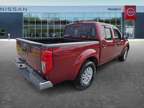 Used 2019 Nissan Frontier SV image 5