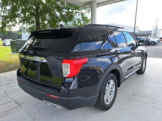 Used 2024 Ford Explorer XLT w/ Equipment Group 202A RWD image 7