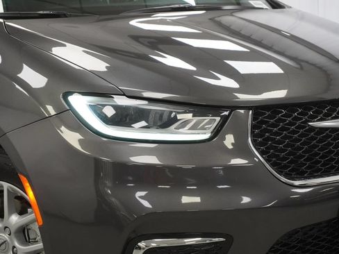 Certified 2021 Chrysler Pacifica Touring-L FWD image 6