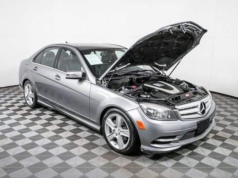 Used 2011 Mercedes-Benz C 300 Sedan image 33
