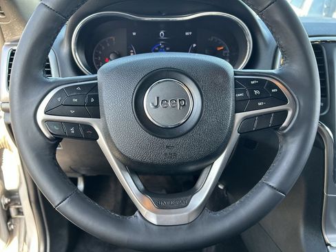 Used 2018 Jeep Grand Cherokee Laredo RWD image 19