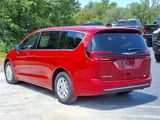 New 2025 Chrysler Pacifica Select image 4