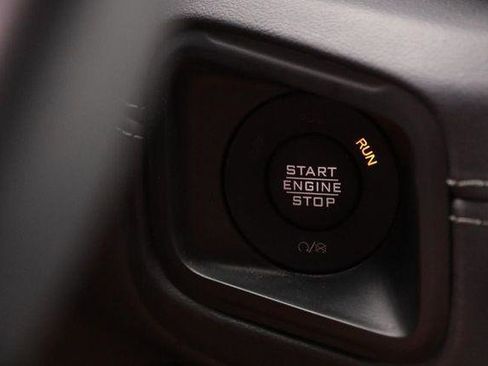 Used 2025 Jeep Wrangler Unlimited Rubicon AWD/4WD image 14