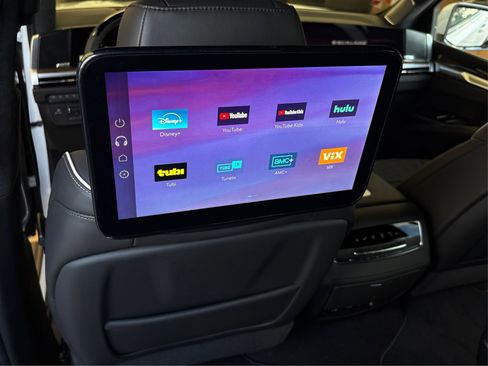 New 2026 Cadillac Escalade Platinum Sport w/ LPO, ONYX Package image 22