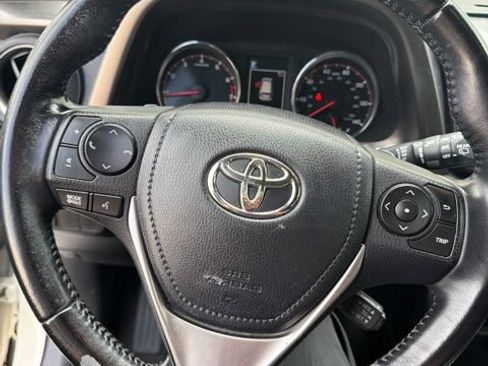 Used 2016 Toyota RAV4 SE FWD image 17